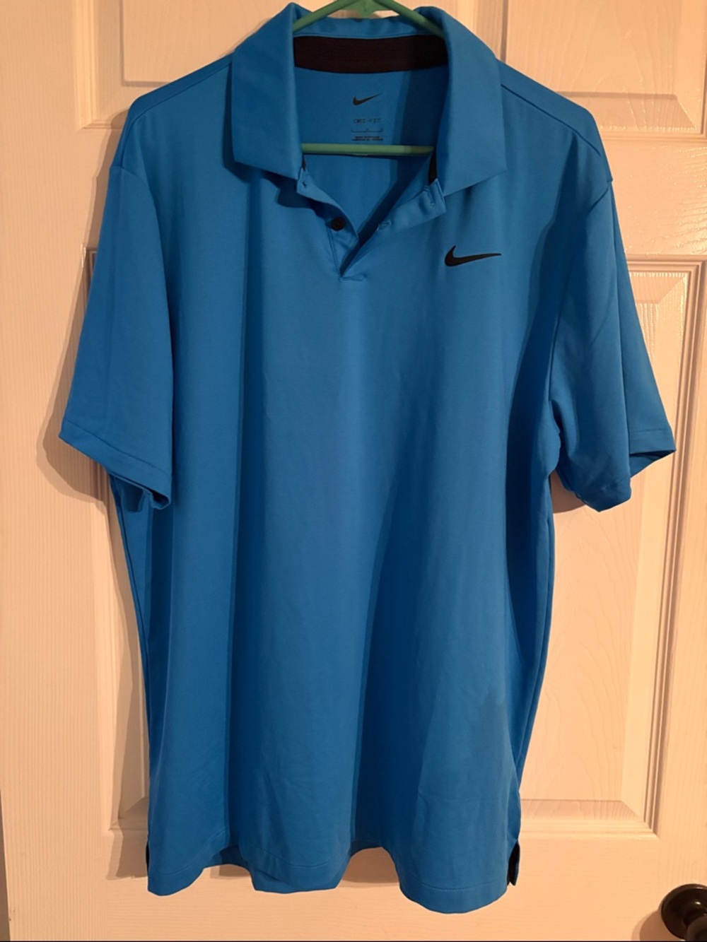 Nike Men's Dri-Fit Golf Polo with Black Swoosh front & back Men’s L. New.